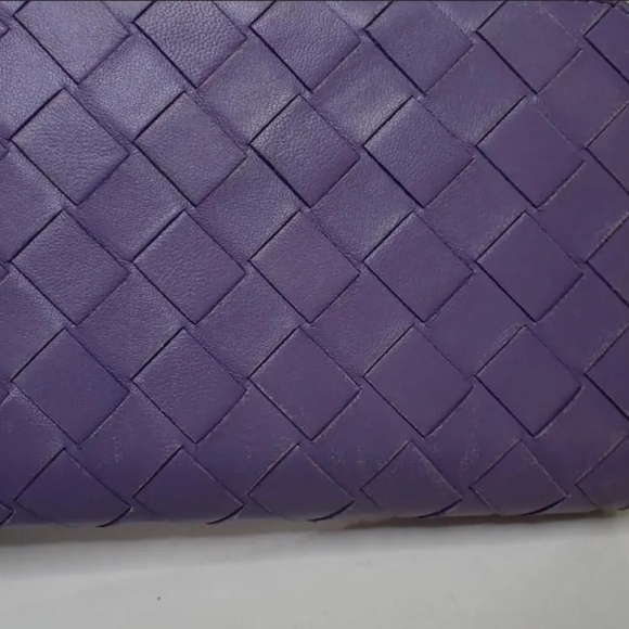 BOTTEGA VENETA Lavender Woven Wallet with Zipper Closure - Picture 5 of 7